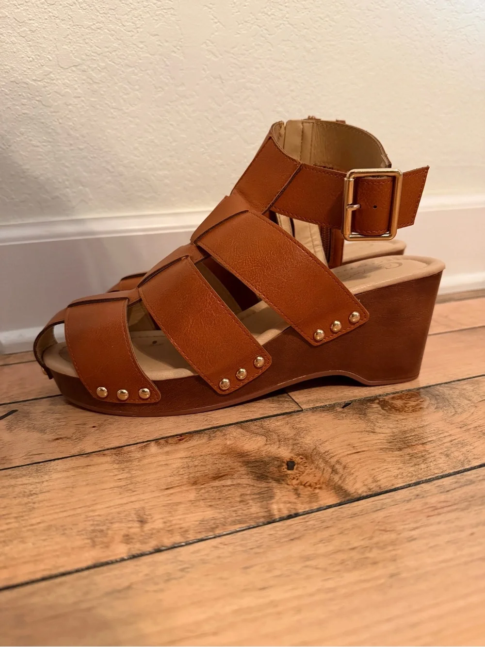 Comfort wedge sandals